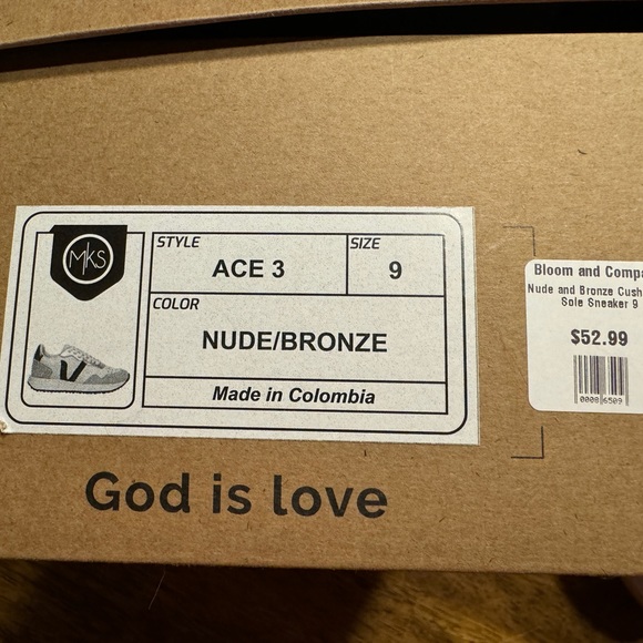 Adorable Style Trending Ladies Tennis Sz 9. Brand New - Picture 10 of 11